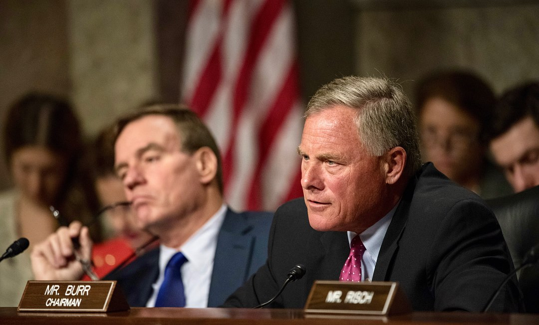 Senate Intelligence Chairman Richard Burr, R-N.C., right, and Ranking Member Mark Warner, D-Va.