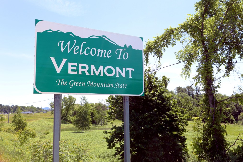 welcome to Vermont sign