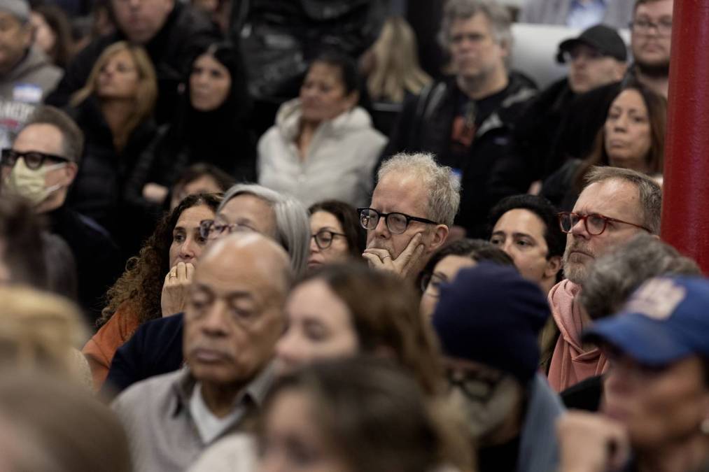 community meeting in Brooklyn