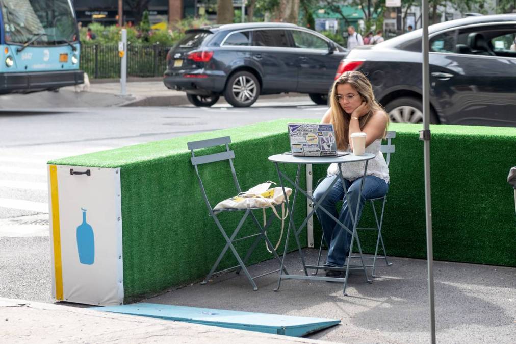 woman on laptop in NYC
